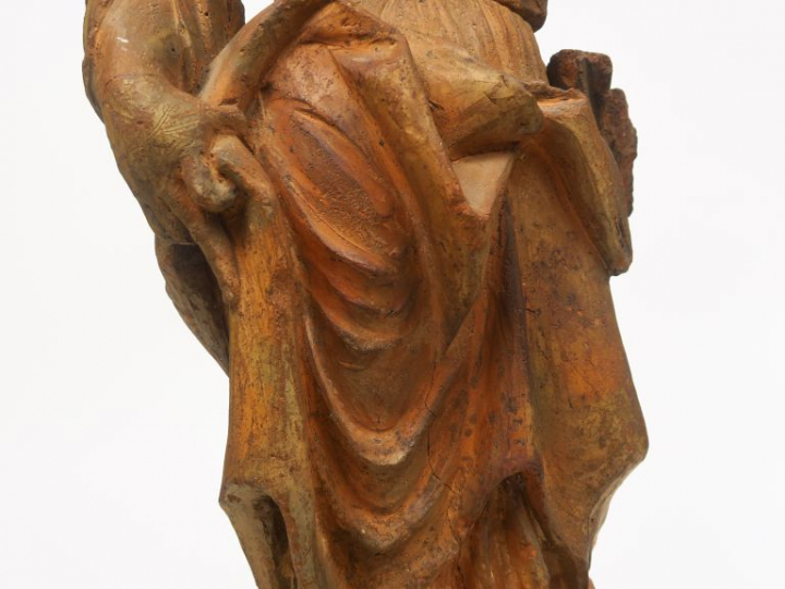 "Jeune femme en pied". Grande sculpture XVIIème en terre cuite.  H. 10