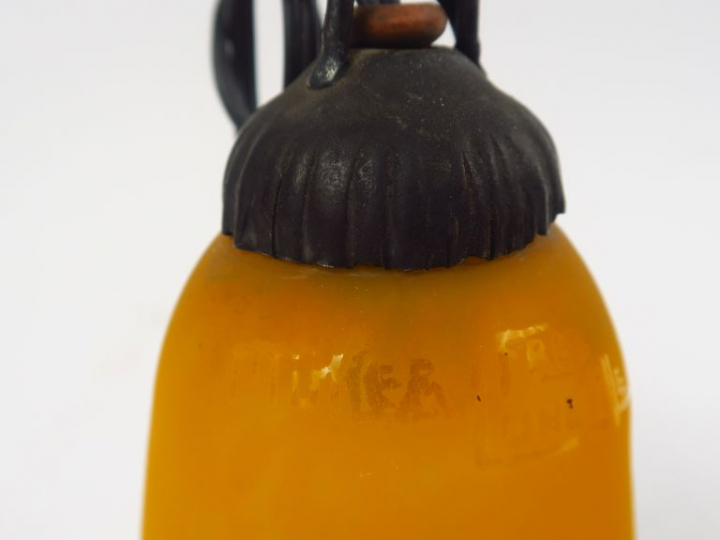 MULLER Frères.  Suite de trois tulipes de lustre en verre marbré.  Sig