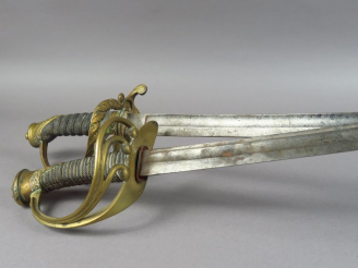 Vente aux enchères Sabre d’officier d’artillerie à pied, lame à double gorge de 750 mm de