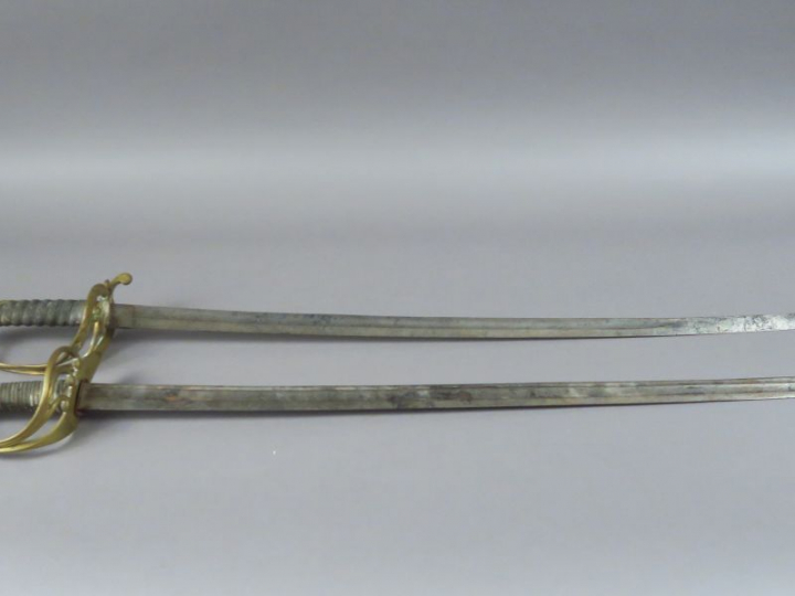 Sabre d’officier d’artillerie à pied, lame à double gorge de 750 mm de