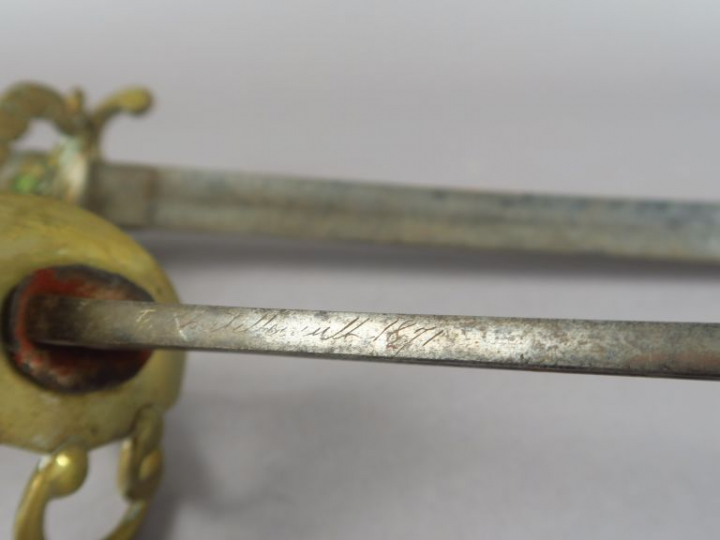 Sabre d’officier d’artillerie à pied, lame à double gorge de 750 mm de