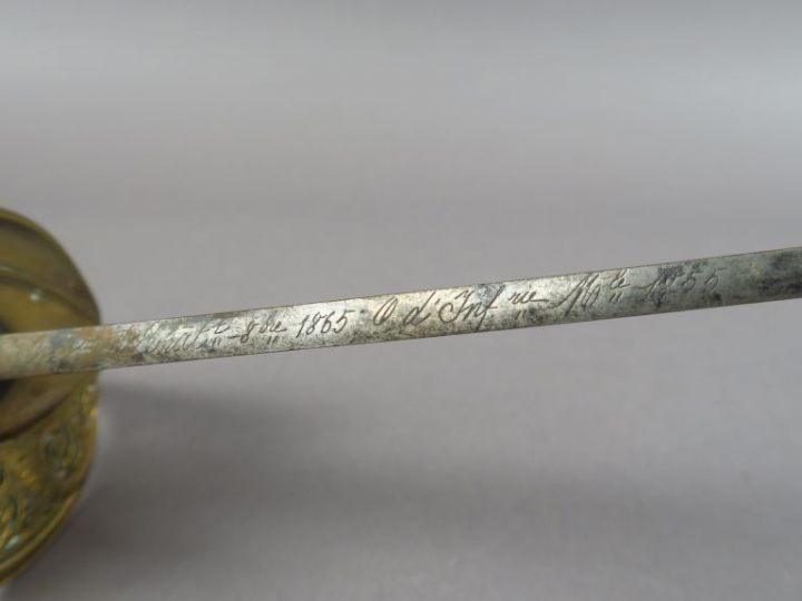 Sabre d’officier d’infanterie modèle 1855, monture en bronze doré cise