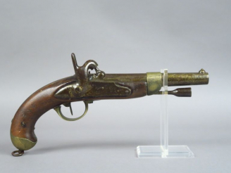 Vente aux enchères Pistolet réglementaire Français type 1822 T Bis construit neuf de la "