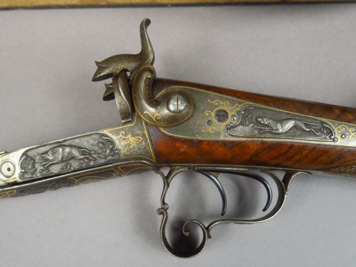 Valise en bois et toile à coin cuir contenant monté à l’anglaise par «