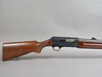 Vente aux enchères Fusil semi-automatique Verney   Carron calibre 12/70, canon lisse tir 