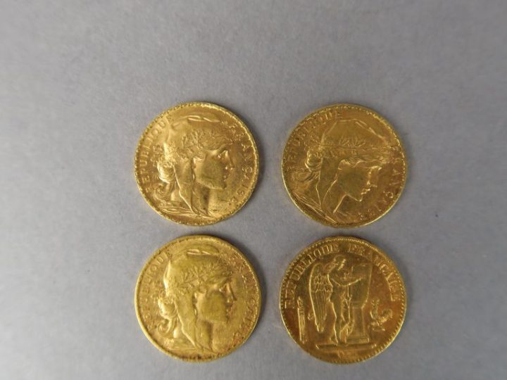 Quatre pièces de 20 Francs or, 1897-A, 1905, 1907, 1913.  FRAIS ACHETE