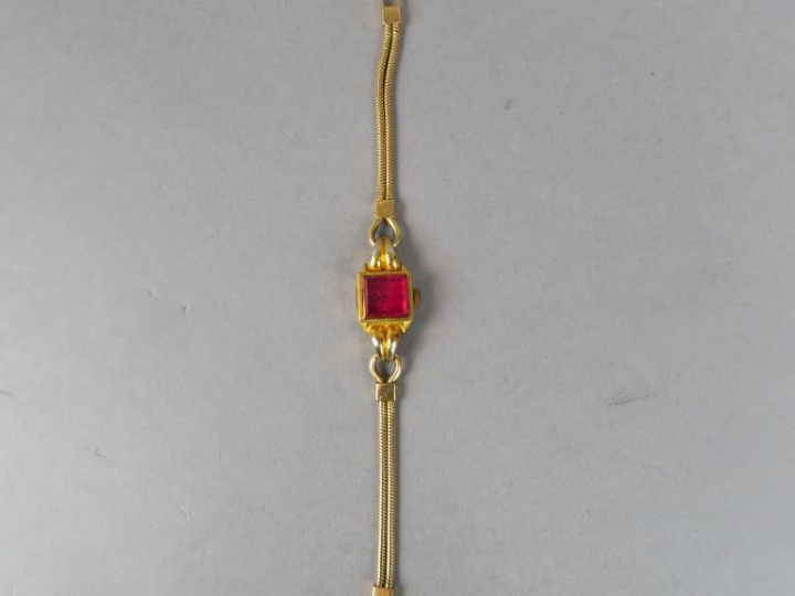 REX.  Montre de dame bracelet en or jaune, boitier en plaqué or, cadra