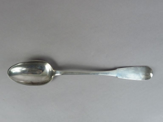 Vente aux enchères Cuillère à ragoût XVIIIème en argent. Poids. 172 g