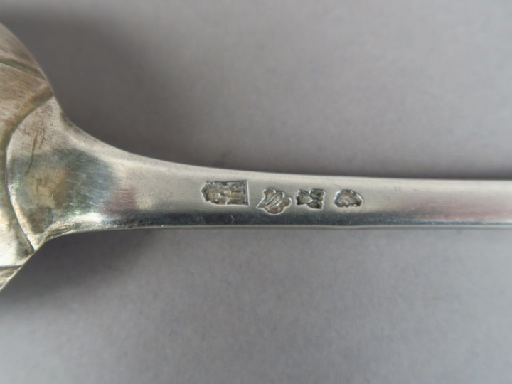 Cuillère à ragoût XVIIIème en argent. Poids. 172 g
