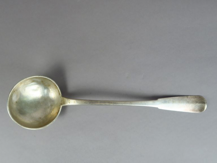 Louche en argent, poinçon Vieillard.  Poids. 253 g