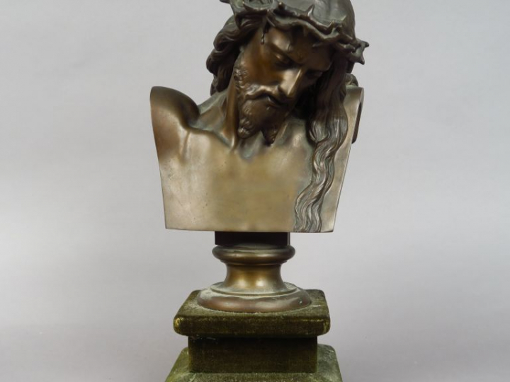 J. CLESINGER. "Christ à la couronne d'épines". Sculpture en bronze à p