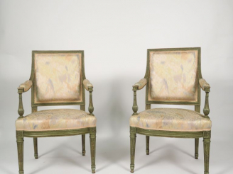 Vente aux enchères Paire de fauteuils à la reine de style Directoire en bois mouluré et s