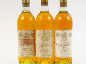 Vente aux enchères 3 BOUTEILLES CHÂTEAU RAYNE VIGNEAU 1er CC SAUTERNES - 1971 - BG/ES/1 C