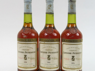 Vente aux enchères 3 BOUTEILLES CHÂTEAU LAFAURIE PEYRAGUEY 1er CC SAUTERNES - 1976