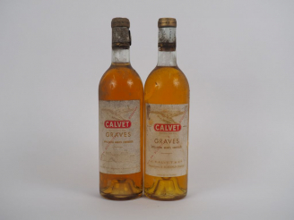 Vente aux enchères 2 BOUTEILLES GRAVES BLANC CALVET - 1 BG/1 LB