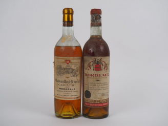 Vente aux enchères 2 BOUTEILLES : 1 CHÂTEAU HAUT BOUSCAT CAZEVERT 1952 MEP - 1 BORDEAUX A