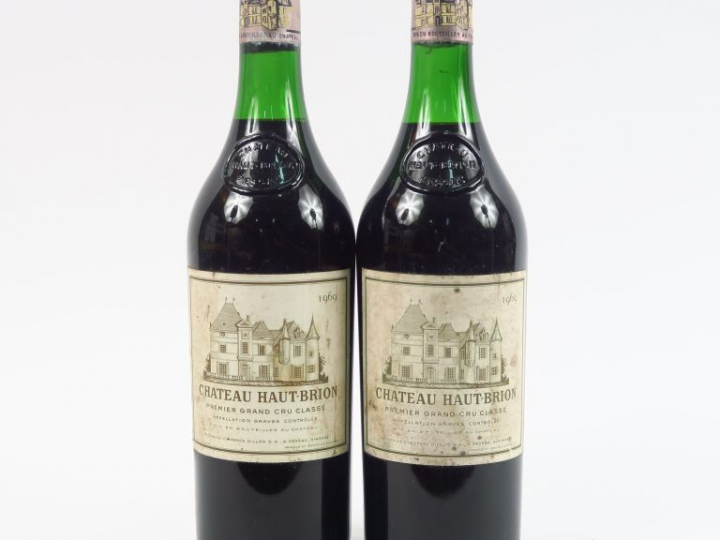 2 BOUTEILLES CHÂTEAU HAUT BRION 1er GCC GRAVES - 1969 - 3,5 CM/1 EF