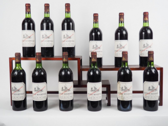 Vente aux enchères 12 BOUTEILLES CHÂTEAU BEYCHEVELLE ST JULIEN - 1974 - CBO - 7 LB/2 HEP/