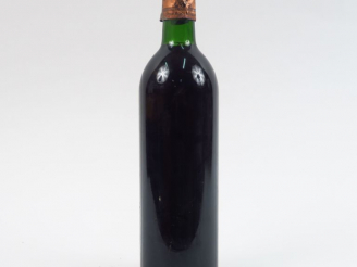 Vente aux enchères 1 BOUTEILLE CHÂTEAU LONGUEVILLE BARON DE PICHON LONGUEVILLE - 1981 - B