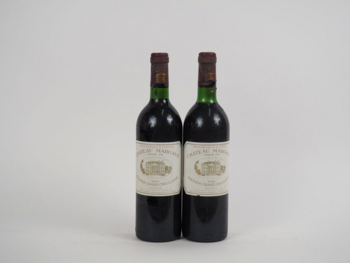 2 BOUTEILLES CHÂTEAU MARGAUX 1er GCC MARGAUX - 1983 - 1 BG/1 LB/ CAPS 