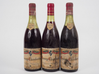 Vente aux enchères 3 BOUTEILLES GEVREY CHAMBERTIN PERRAULT - 1970 - 2,5 CM/4,5 CM/5,5 CM/
