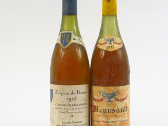 Vente aux enchères 2 BOUTEILLES : 1 MEURSAULT J. GERICOT-GAUTHIER 1979 6 CM -1 CORTON CHA