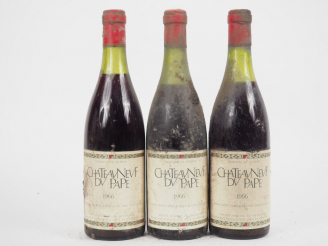 Vente aux enchères 3 BOUTEILLES CHATEAUNEUF DU PAPE - 1966 - 3 CM/3,5 CM/5 CM/BS