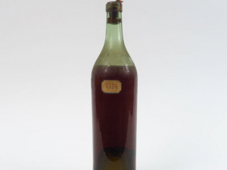Vente aux enchères 1 BOUTEILLE PRESUMEE COGNAC (MISE PARTICULIERE) 1L - 8 CM - 1914 (MILL