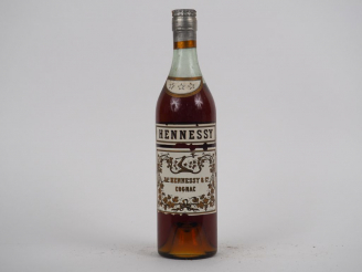 Vente aux enchères 1 VIEILLE BOUTEILLE COGNAC HENNESSY