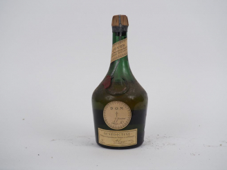 Vente aux enchères 1 VIEILLE BOUTEILLE BENEDICTINE DOM