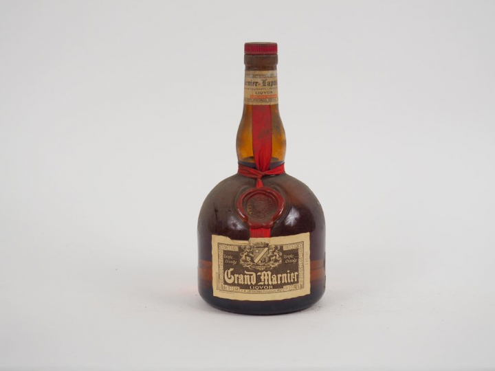 1 VIEILLE BOUTEILLE GRAND MARNIER
