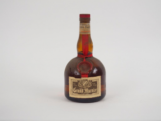 Vente aux enchères 1 VIEILLE BOUTEILLE GRAND MARNIER