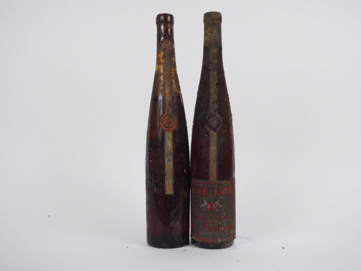 2 VIEILLES BOUTEILLES GRANDE CREME DE VIEIL ARMAGNAC SEVE FORT