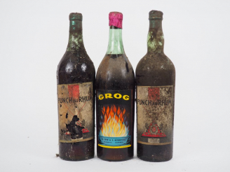 Vente aux enchères 3 VIEILLES BOUTEILLES : 1 GROG - 2 PUNCH AU RHUM