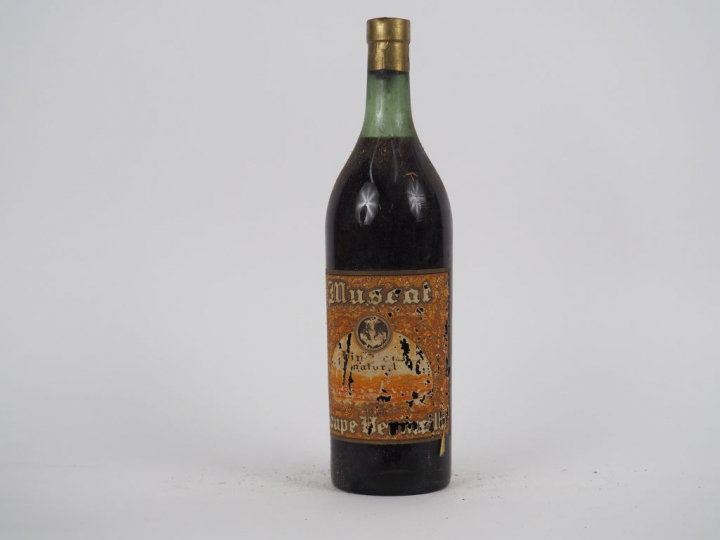 1 VIEILLE BOUTEILLE MUSCAT 