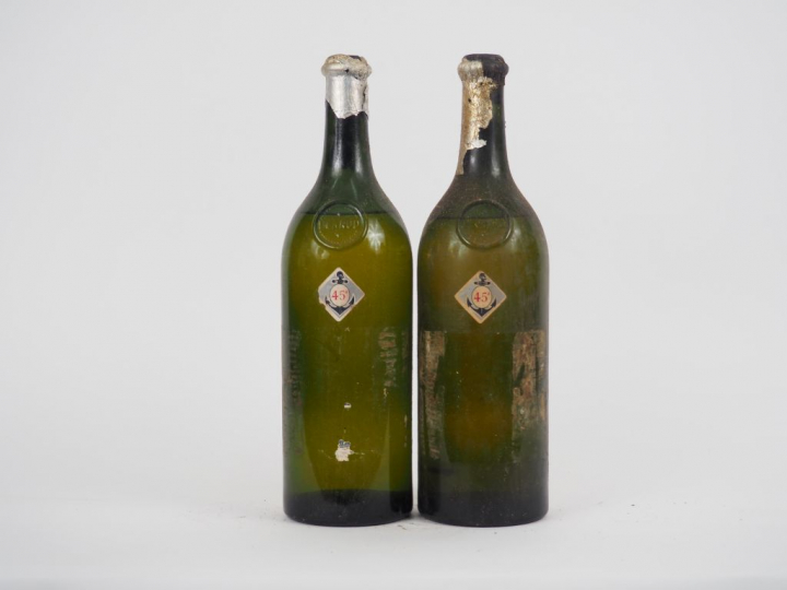 2 VIEILLES BOUTEILLES PERNOD - SE