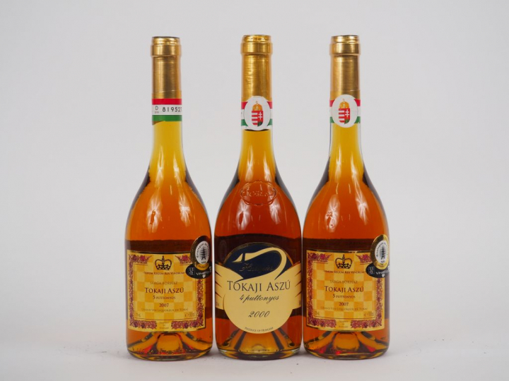 3 BOUTEILLES TOKAJI ASZU : 1 HATTYUS 4 PUTTONYOS 2000 - 2 SARGA BORHAZ