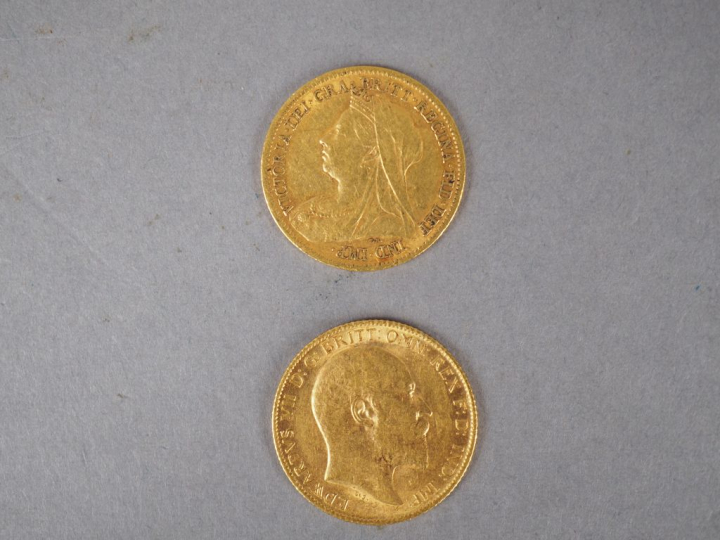 Deux demi-souverain or, 1900 et 1907.