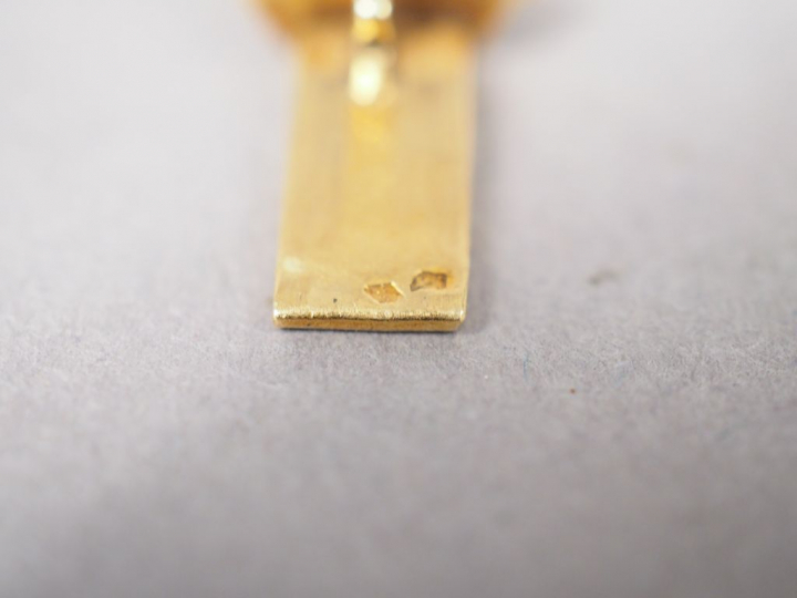 LIP. Montre de dame, boitier et bracelet or.  Poids tel. 23,16 g