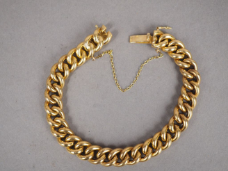 Vente aux enchères Bracelet souple en or jaune, maille gourmette.  Poids. 29,64 g