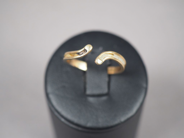 Bague en or jaune.  TDD. 61 Poids. 2,18 g