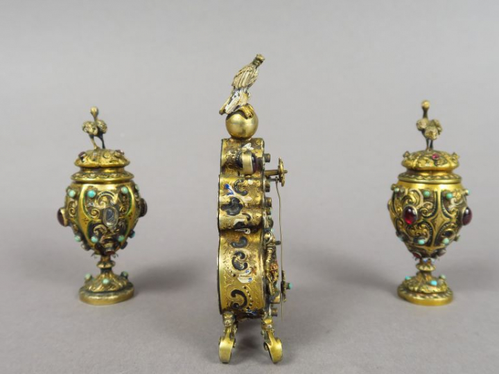 Garniture Napoléon III en vermeil de style Renaissance à décor d'oisea