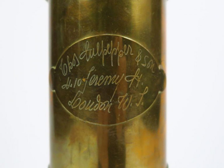 Microscope XIXe monté en lampe, signé Tulpepper à Londres. H. : 98 cm 