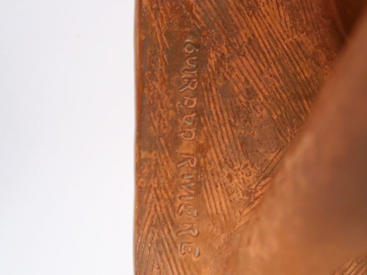 GUIRAUD-RIVIERE. "Garçonne nue". Scultpure en terre cuite, signée. Dim