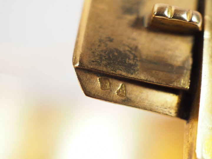 Bracelet manchette Napoléon III en or jaune et perles.  Poids. 21,38 g