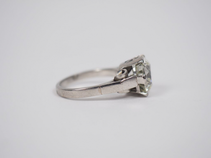Bague solitaire Art déco en platine, sertie d’un diamant taille ancien