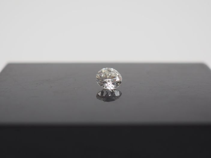 Diamant sur papier d'environ 1,02 ct.