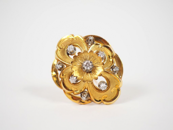 Broche Napoléon III en or jaune et diamants.  Poids tel. 6,90 g