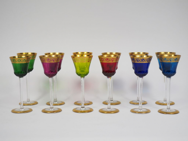 SAINT LOUIS. Service de verres en cristal modèle "Thistle" comprenant 