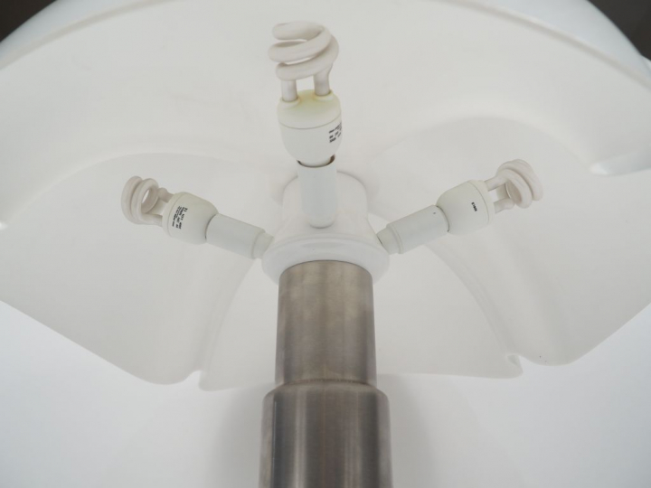 Gae Aulenti - Martinelli Luce éditeur.  Lampe Pipistrello.  Modèle dat